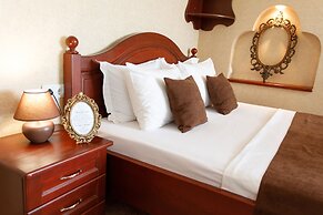 Royal Suite near Lake