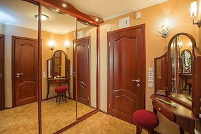Royal Suite near Lake