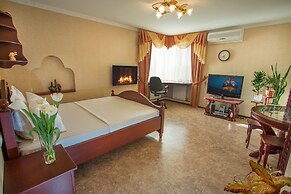 Royal Suite near Lake
