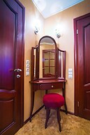 Royal Suite near Lake