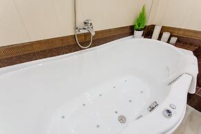 Royal Suite near Lake