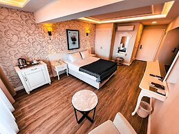 Assos Longevity Hotel