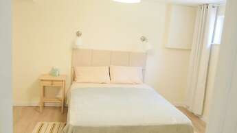 Applewood Hills Apartment