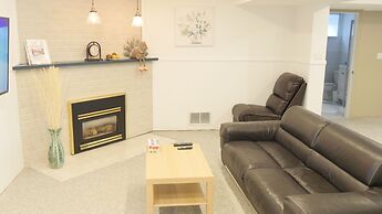 Applewood Hills Apartment