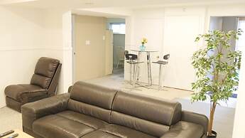 Applewood Hills Apartment