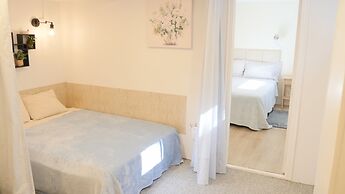 Applewood Hills Apartment