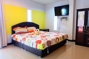 Tharadol Beach Resort