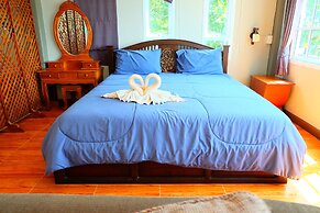 Tharadol Beach Resort