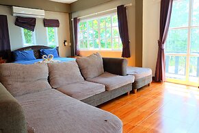 Tharadol Beach Resort