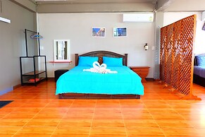 Tharadol Beach Resort