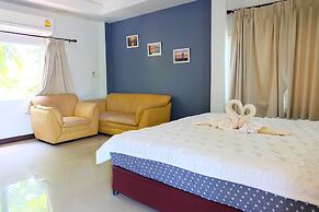 Tharadol Beach Resort