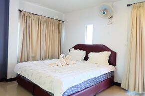 Tharadol Beach Resort