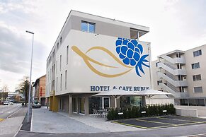 Hotel & Cafe Rubus