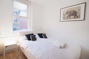 Wimbledon South by Allô Housing