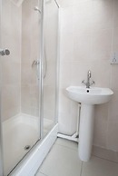 Wimbledon South by Allô Housing