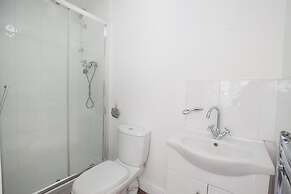 Wimbledon South by Allô Housing