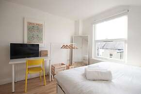 Wimbledon South by Allô Housing