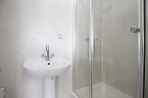 Wimbledon South by Allô Housing