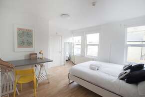 Wimbledon South by Allô Housing