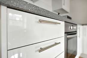 Bond Street Apartments