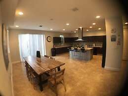 Luxury Home by Ideal Experience VR