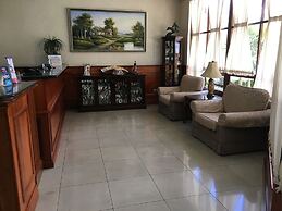 Ever Green Hotel