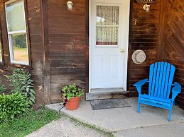 Pine Crest Motel And Cabins