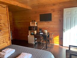 Pine Crest Motel And Cabins