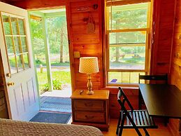 Pine Crest Motel And Cabins