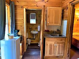 Pine Crest Motel And Cabins