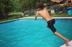 Pine Crest Motel And Cabins