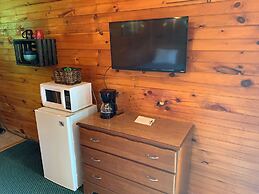 Pine Crest Motel And Cabins