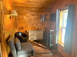 Pine Crest Motel And Cabins