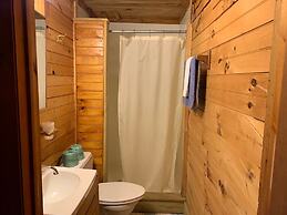 Pine Crest Motel And Cabins