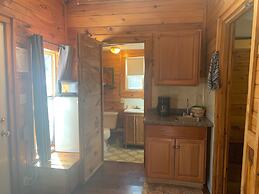 Pine Crest Motel And Cabins