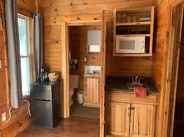 Pine Crest Motel And Cabins