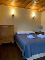 Pine Crest Motel And Cabins