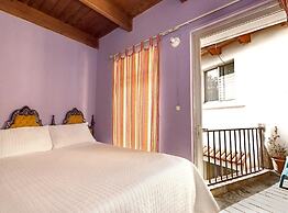Quetzalroo Boutique Hostel