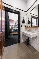 East Brunswick Hotel