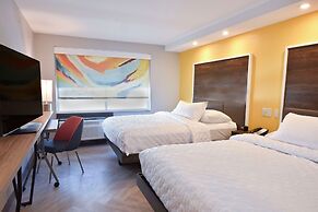 Tru by Hilton Lawrence