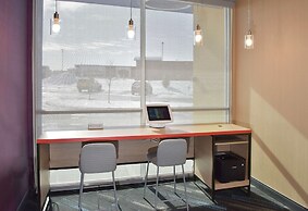 Tru by Hilton Lawrence