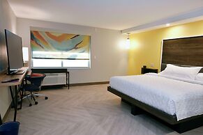 Tru by Hilton Lawrence