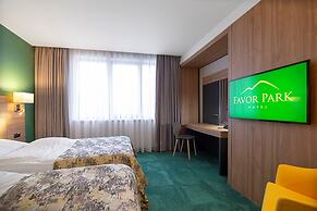 Favor Park Hotel
