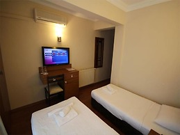 Ucem Hotel