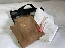 Travel&Book Hotel Hulaton Cabin Takamatsu - Hostel