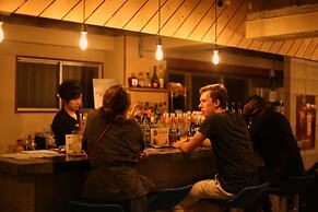 Travel&Book Hotel Hulaton Cabin Takamatsu - Hostel