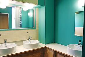 Travel&Book Hotel Hulaton Cabin Takamatsu - Hostel