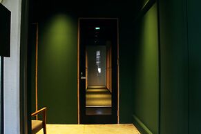 Travel&Book Hotel Hulaton Cabin Takamatsu - Hostel