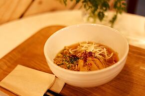 Travel&Book Hotel Hulaton Cabin Takamatsu - Hostel