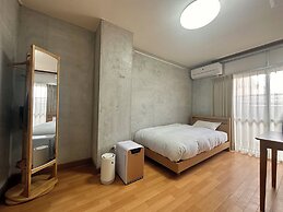 Travel&Book Hotel Hulaton Cabin Takamatsu - Hostel